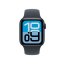 Apple Watch SE 3 Cellular 40mm temně inkoustový hliník s temně inkoustovým sportovním řemínkem M/L