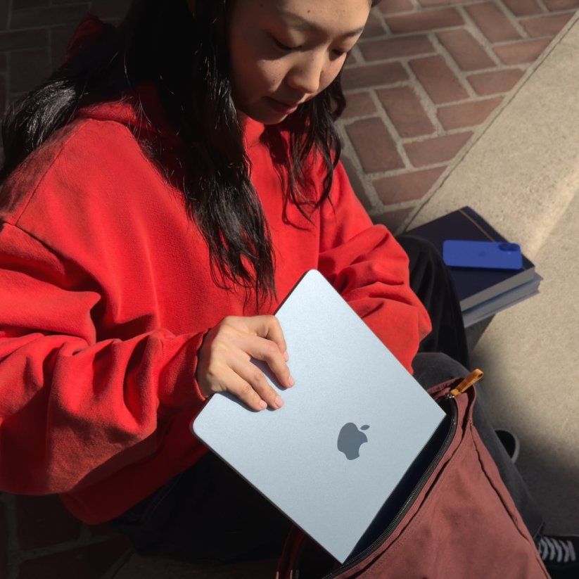 MacBook Air 13″ M4 10C CPU/8C GPU/16G/256 - Hvězdně bílý