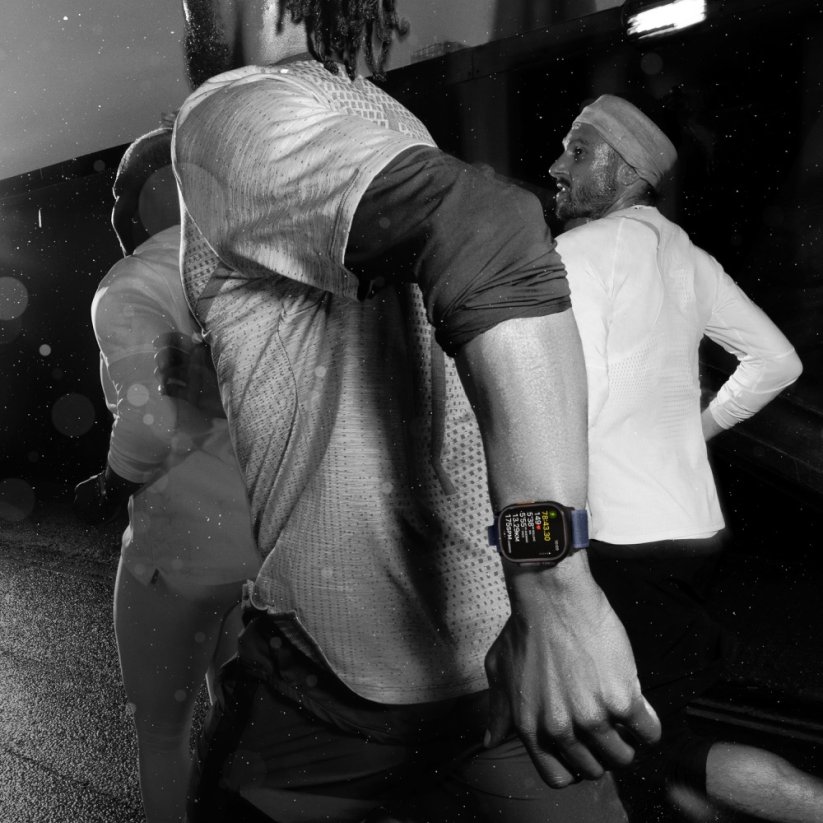 Apple Watch Ultra 2 49mm přírodní titan s žlutohnědým alpským tahem M