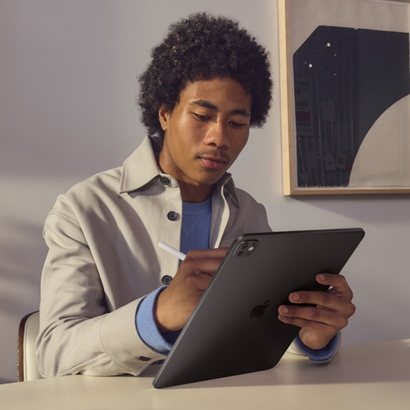 Apple iPad Pro 13" M5 Wi-Fi + Cell 12GB/256GB - vesmírně černý