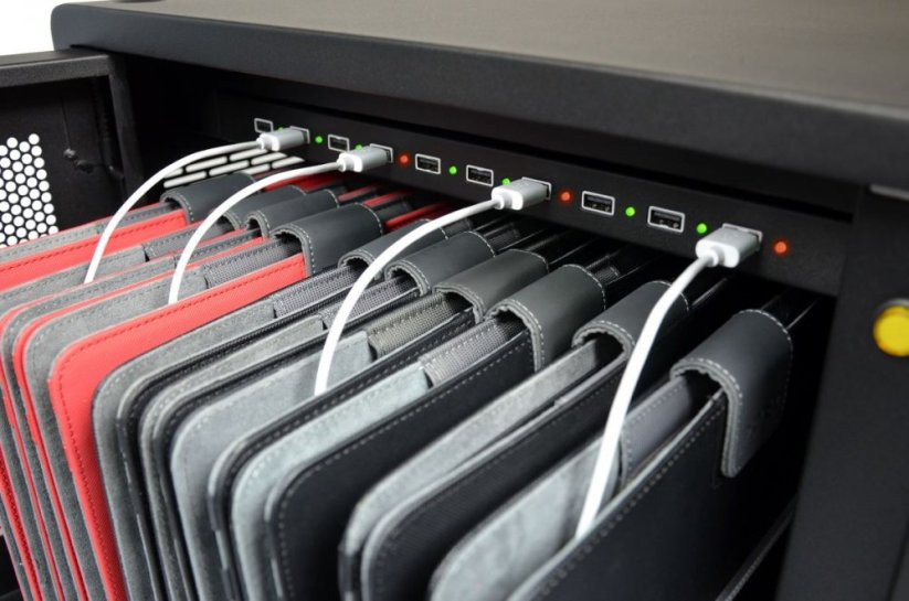 PORT CONNECT CHARGING CABINET 30 UNITS, černý