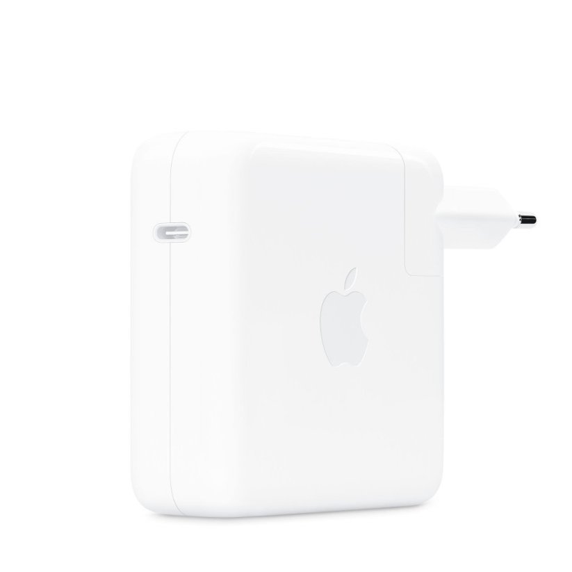 Pohled zezadu na 96W napájecí adaptér USB-C