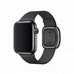 Pohled zboku na Apple Watch s černým řemínkem a moderní přezkou